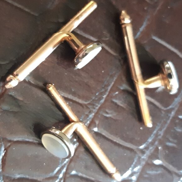 1930/40s Dolan & Bullock Art Deco Gold Filled MOP Cuff Link and Stud Set - Picture 12 of 16